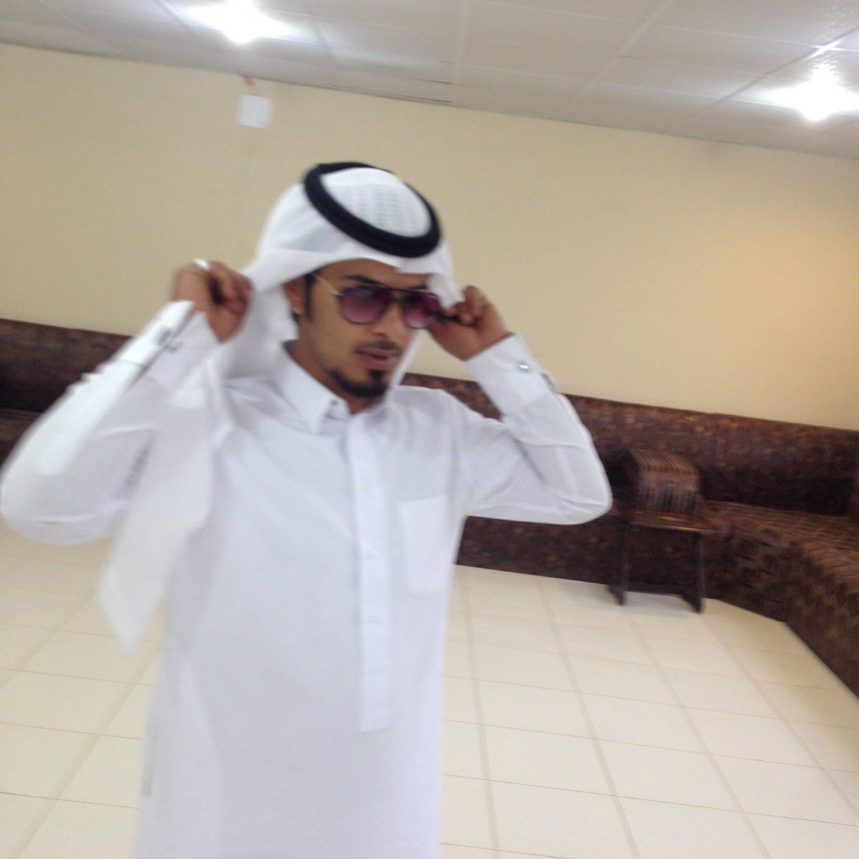 شاب سعودي من سكان الجنوب واعمل في مكه هدفي رسم آلإبتسآمة ع شفآهگم وگذلك لمتعتگم وفآئدتگم .. عآشق للفرفشة وآلضحك وآلونآسة✌️ وللتواصل واتس ٠٥٦٠٩٨٥٥٥١