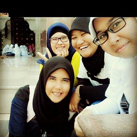 pujiutamiNPU's profile picture. Lagi Serius