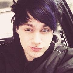 Hi im Amanda and I LOVE 5SOS AND I mean LOVE them if you love them to please follow thank you