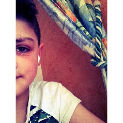 « Je suis comme le soleil, on me vois beaucoup brillé mais on m'atteint jamais. »