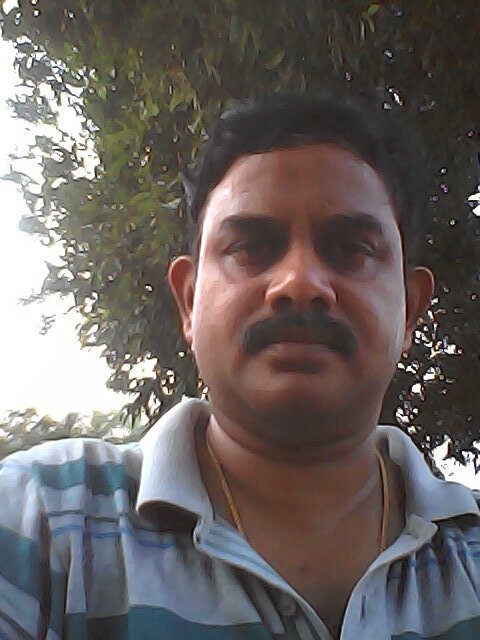 Electrical engineer working in oil n gas sector