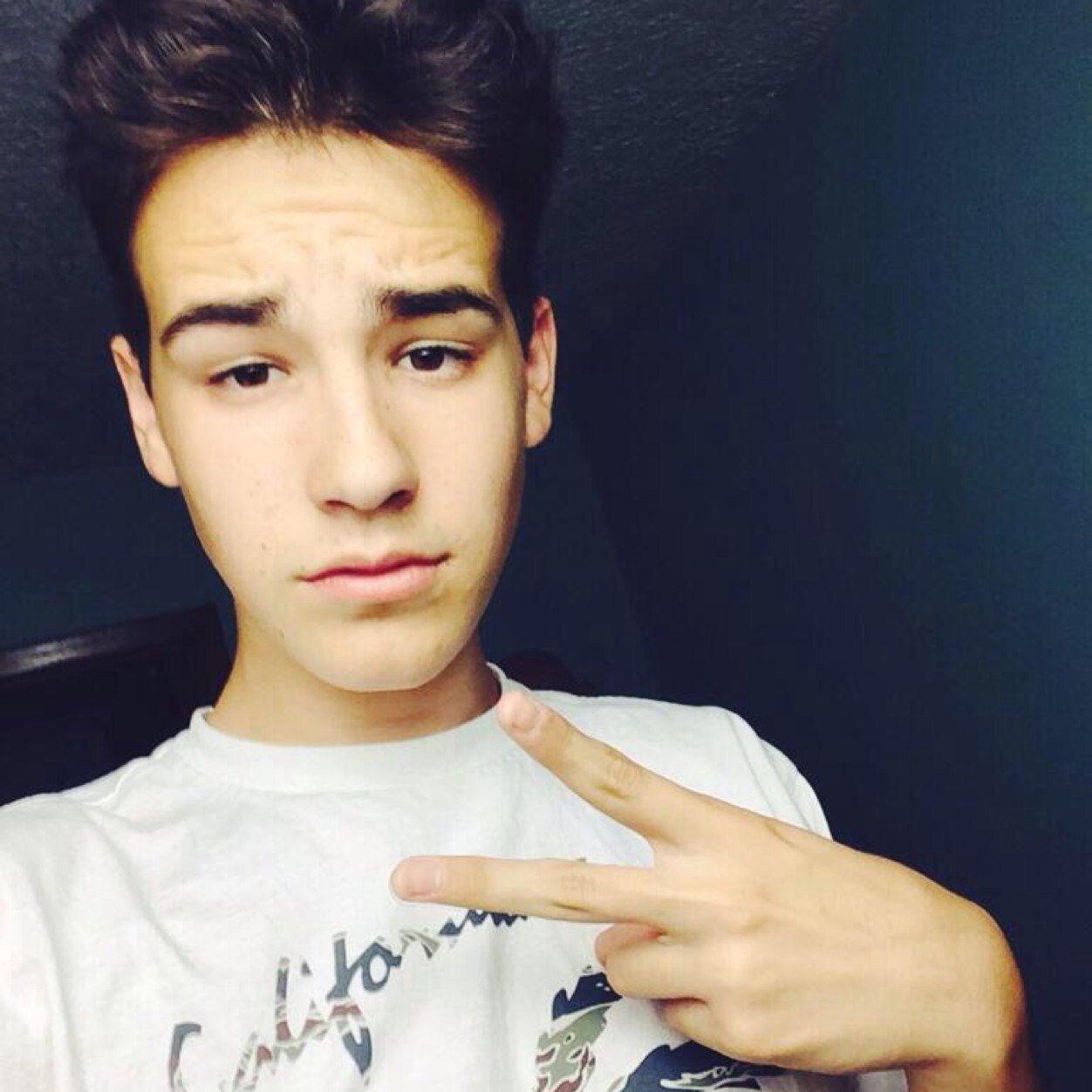 hsuhdudud's profile picture. youre not jacob