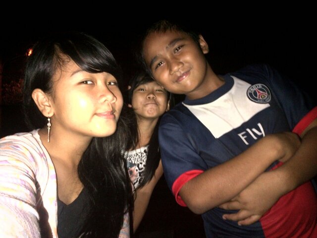Twitter yang Ini di UnFollow aja . Follow my new Twitter @HilleryS_14 . Thx :)