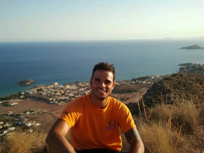 Deporte y música como forma de vida. Fiel del Athletic Club. Licenciado en CAFD. Generación del 86.
