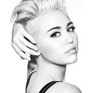 Paramore, miley, justin, imagine dragons, demi, sel.. Não sou wikipédia amr, sou fã.
