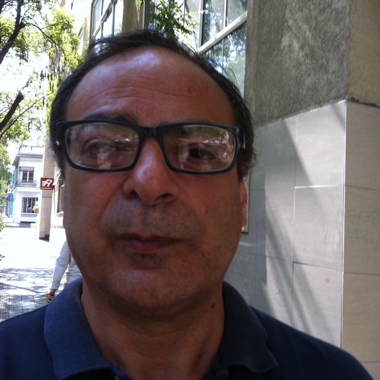 PhD, RN, PGDip. Public Health.
Amo a mis hijos. Amo las libertades y la justicia social. Amo la soledad y la memoria individual. Odio la mentira y manipulación.