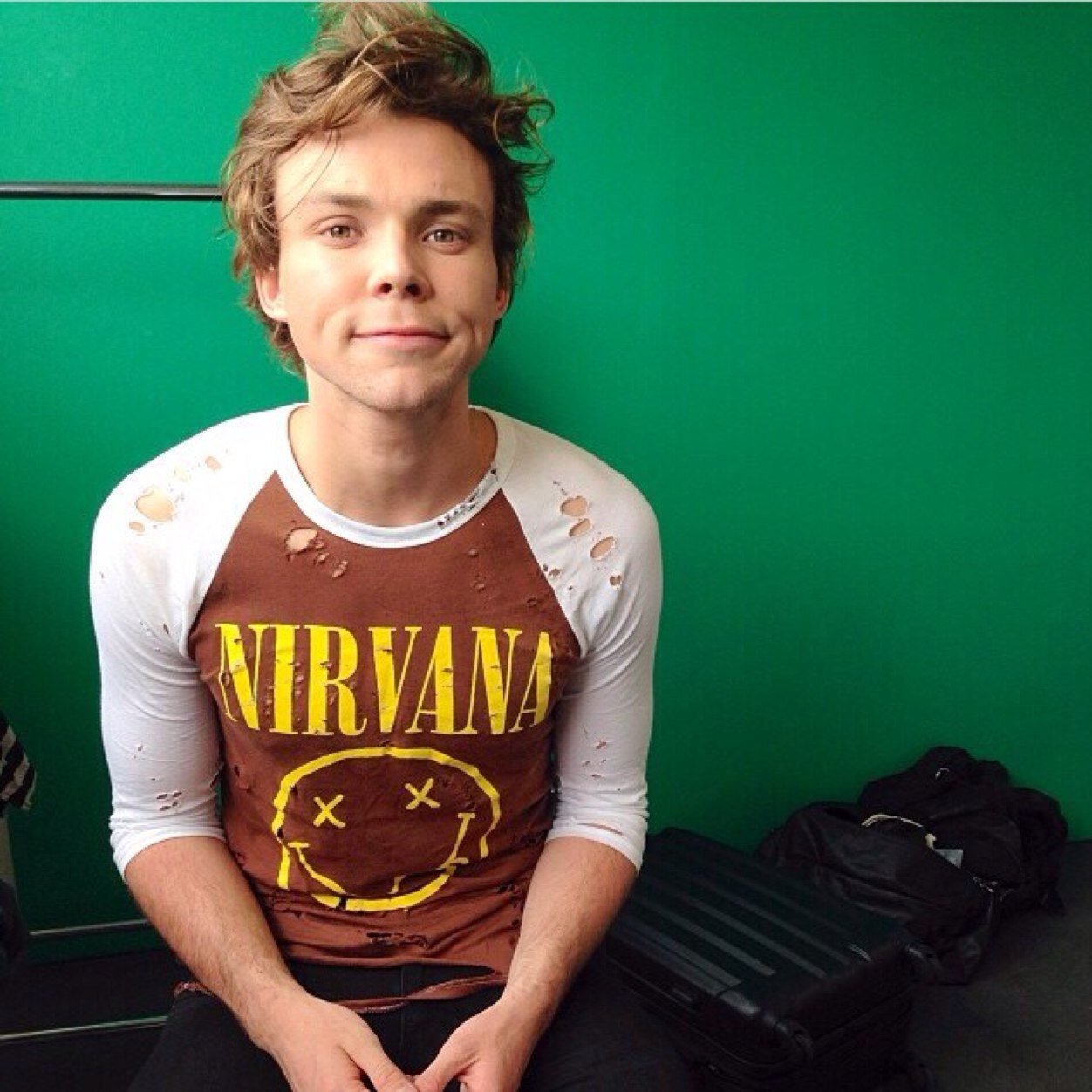 I dont know what to put here so I just wanted to say ASHTON IRWIN IS DA BÆ, im serious he is like what makes the world happy he is just an angel