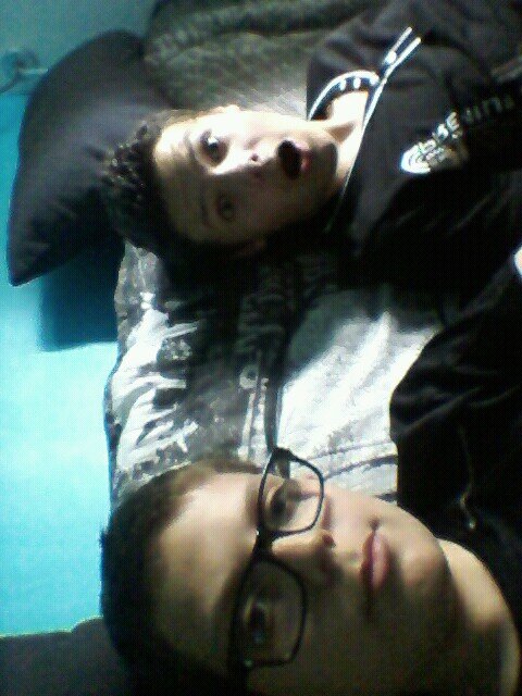 bonjour tout le monde,je suis un mec chelou mais sympa je fait des vines avec @tonychris2773 et @bryan_blot #je follow back