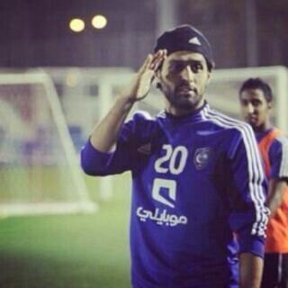 لي قصه غرام بالهلال 'واستهواني ماسمي ب الهلال ' وامتلكني عشق للون الازرق