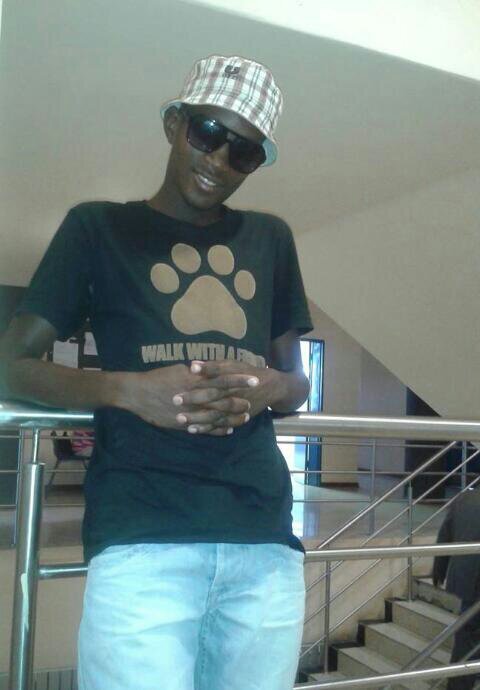 Post Graduate...football lover (Chelsea Barca BvB nd Kaizer Chiefs) nd Dancehall is ma muzik (Mavado).