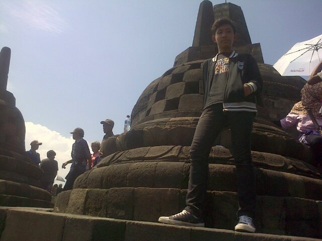 rifky_ryp's profile picture. violet itu biru mawar itu merah