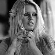 julkapilichowsk's profile picture. hello fuck yourself #onedirection# 5sos #Nirvana #Kdaline #Guns'NRoses #KingsofLeon #ArcticMonkeys