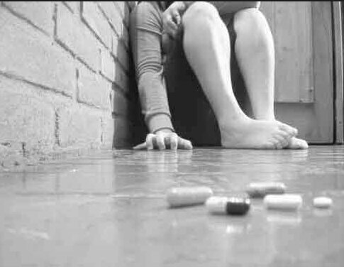 17 infiernos. Este es el orden de mi desorden. Al igual que no todas las personas son buenas y merecen la pena, no todas las personas que respiran estan vivas.