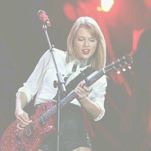 I don't care what haters say about Taylor. They don't know about her. Taylor Swift is mine♥
