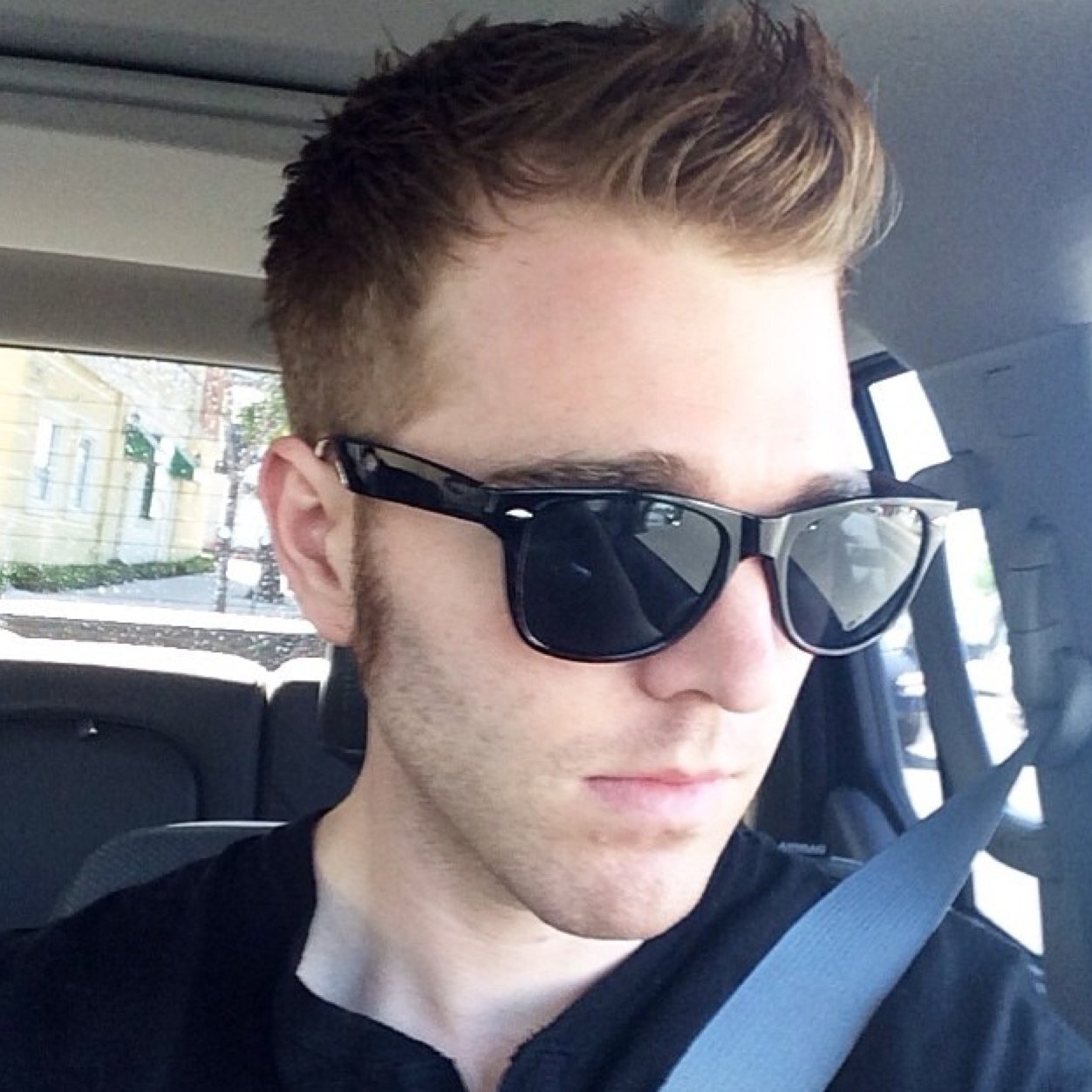 Shane Dawson Fan Account 
100% Sick Fuck and A Total Fuck-Up