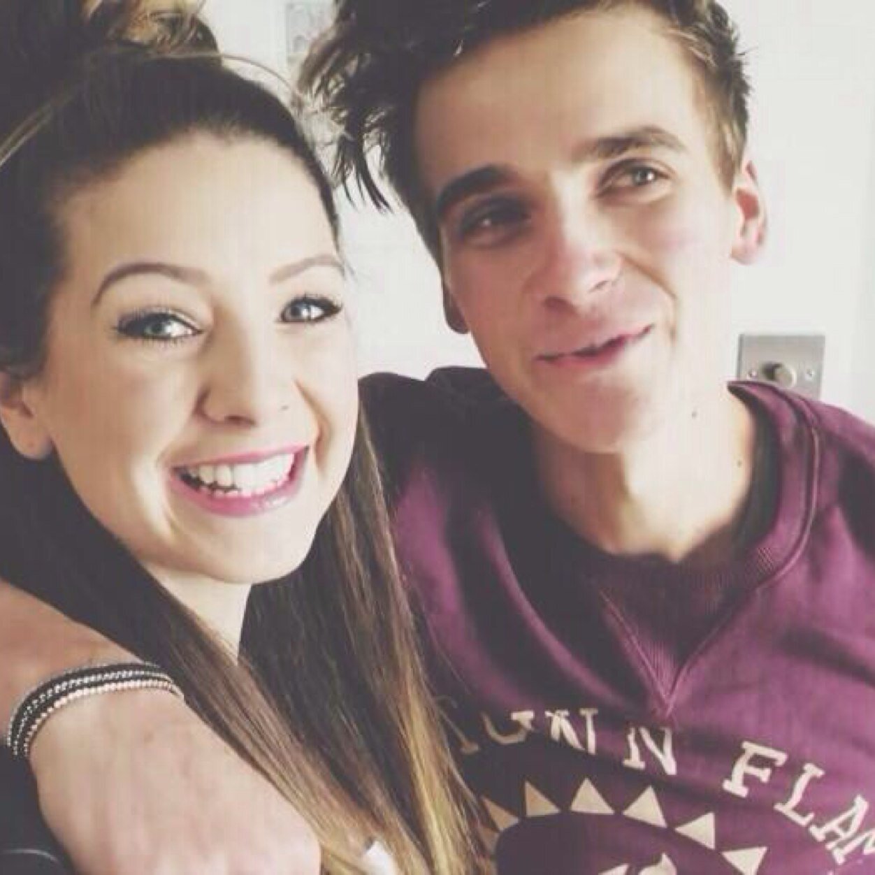 ~ i love pll, pizza and zoe sugg ~