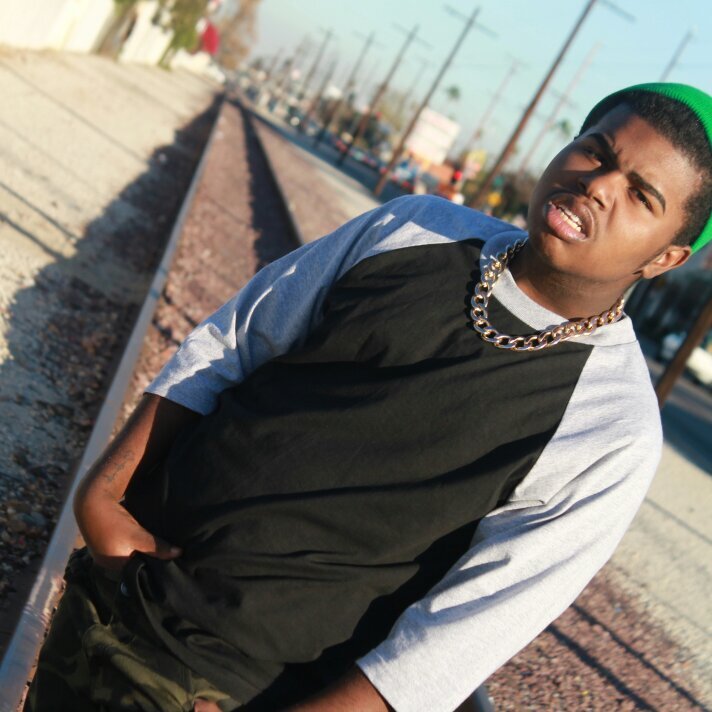 handmadebentley's profile picture. Master MUA 
Instagram @handmadebentley