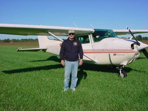 Commercial Pilot in St. Louis area, specializing in Aerial Advertisement. Retired Army