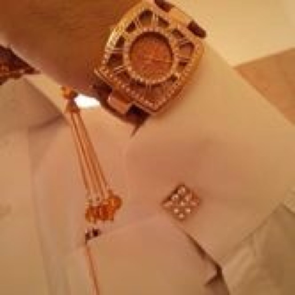 فولو مي = فولو باك تغريداتي في المفضلة ارتوت للي يرتوت لي ..تعامل مع الحياة كما هي وليس كما تتمنئ أن تكون..
