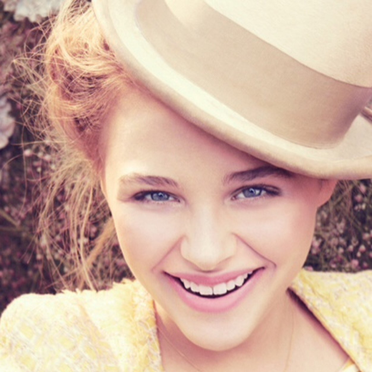 The only daughter of The Doctor to get away from Gallifrey. If you're feeling down make someone else happy so you feel better. |Single|Bi|RP|