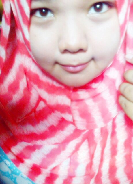 Wanita yang sedang jatuh cinta kepadamu,  pasti selalu ingin bersamamu,  bagaimanapun kondisimu. Don't forget Hastagnya yea #Kata_HatiQue #ALGhazaliAja