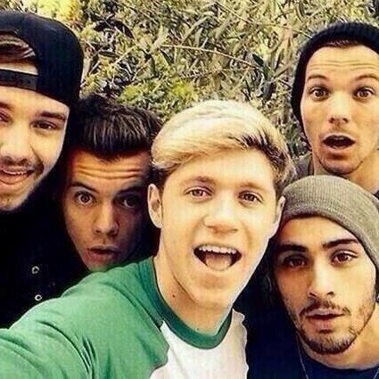 hi i love you and YOU SHOULD FOLLOW @sassylouisqueen BC I SAID SO