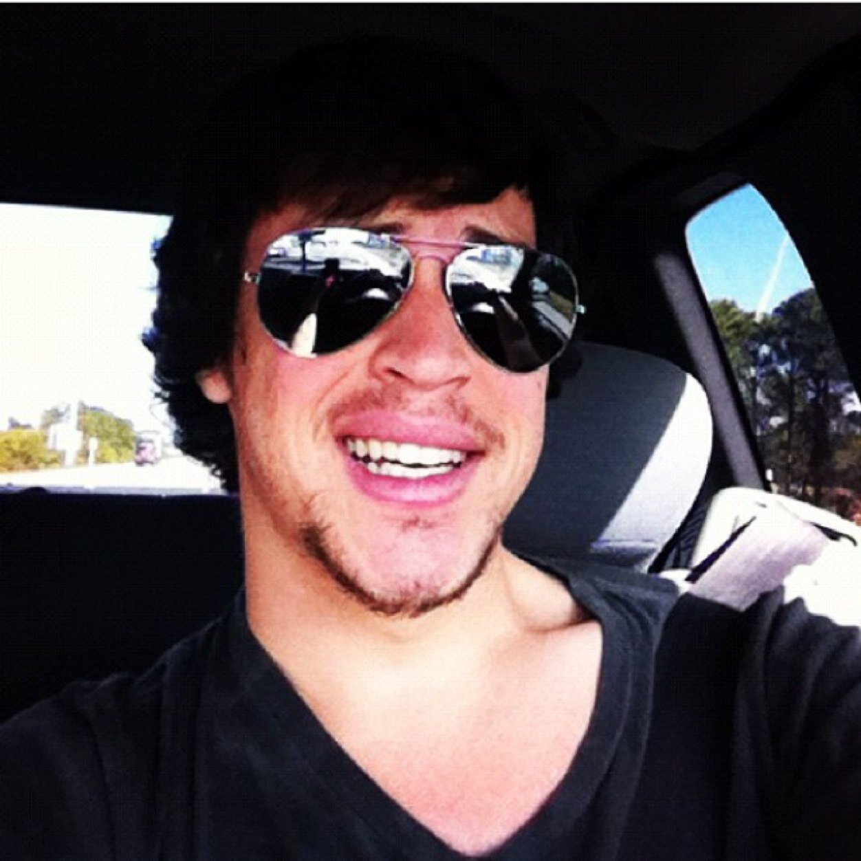 • @SierraTiaLopez is my beautiful girlfriend.•Finchel's child.•Singer.•