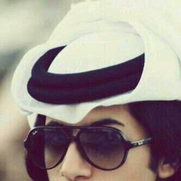 رجل مبعثر.هنا أبوح بـ مشاعري وكل مايكتب بهذيان قلمي ملاحظة بعد الثانية عشر من منتصف الليل قلمي مرفوعُ عنه (ِإلعتب)♡