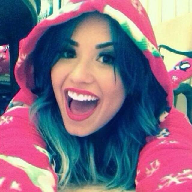 LovatoMeuDengo's profile picture. Quem Segura Na Mão De Deus, Não Cai. -Demi Lovato