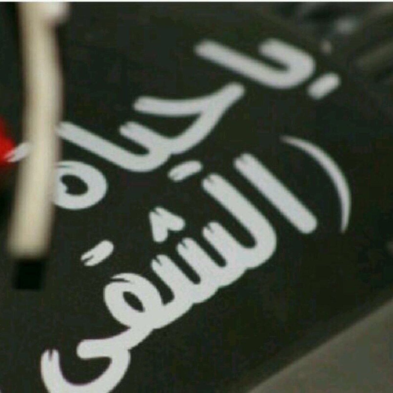 أنا لا يهمني كم من الناس أرضيت .. ولكن يهمني أي نوع من الناس أقنعت :)