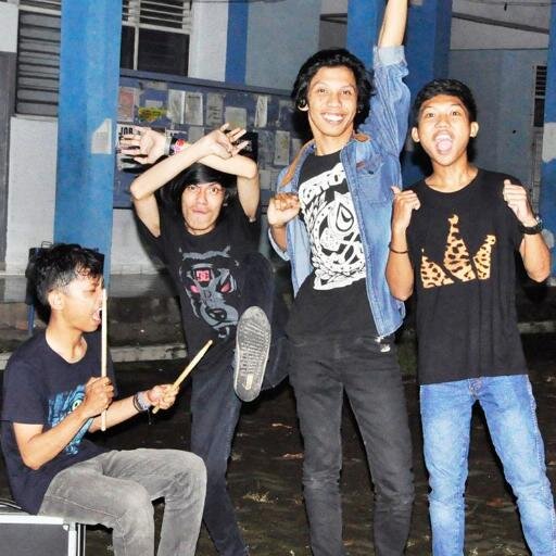 Scremo Since 2012.
@SilasMenteng @dioekas @bontek_bonbon @indra_afs
CP : 085656753134 - @muhasnawirhafid