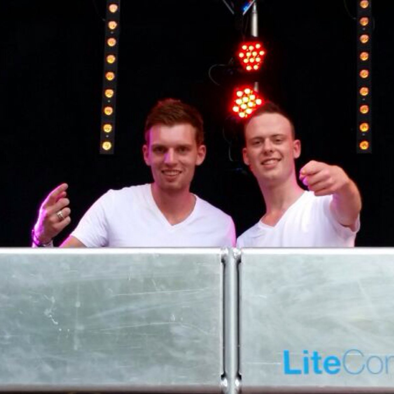 Dutch (Raw)Hardstyle Duo
info/bookings: theoutsiderzmusic@gmail.com