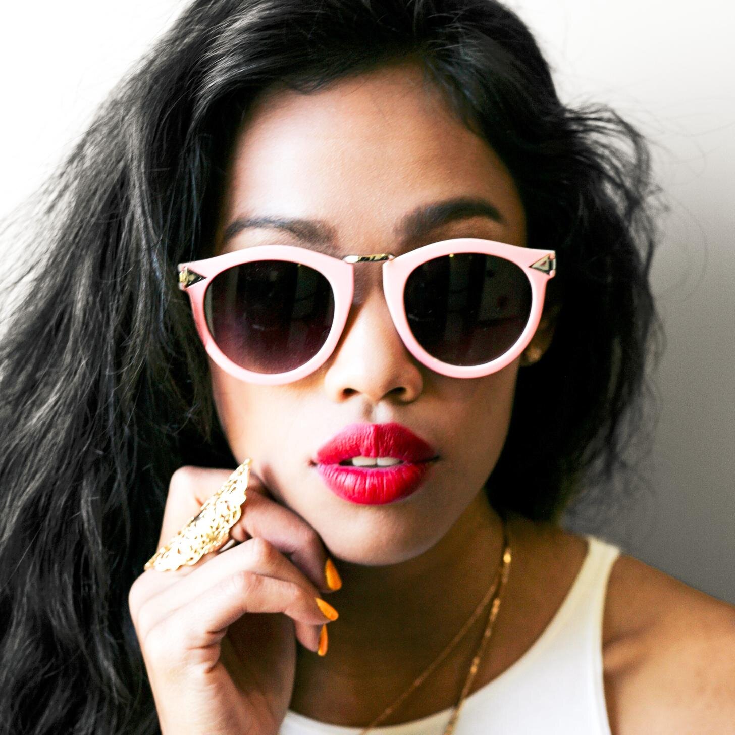 BabsandMickieCo's profile picture. The In- Store Experience Online. Online Retailer of Women's Vibrant, Chic Clothing and Eccentric Tobacco Accessories.