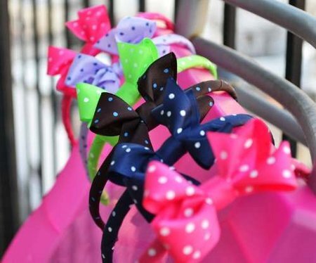 Lazos, Diademas, Gorritos, Tutus y mucho mas para las REINAS de la casa. Sigueme