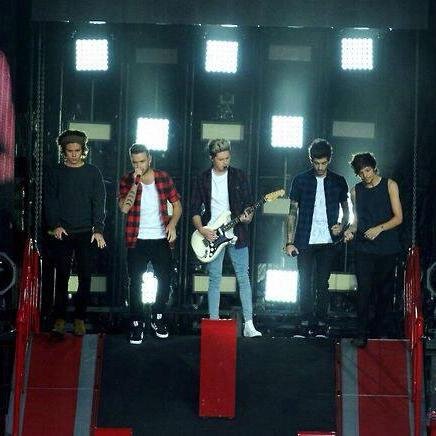 This page is for our idols one direction thanks for all the Directioners queremos.Las: not continue like this twitter
