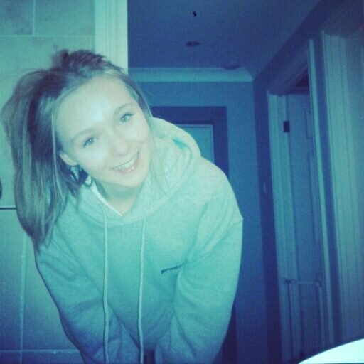 15, Yorkshire Lass33 Folloow Mee:) xoox
