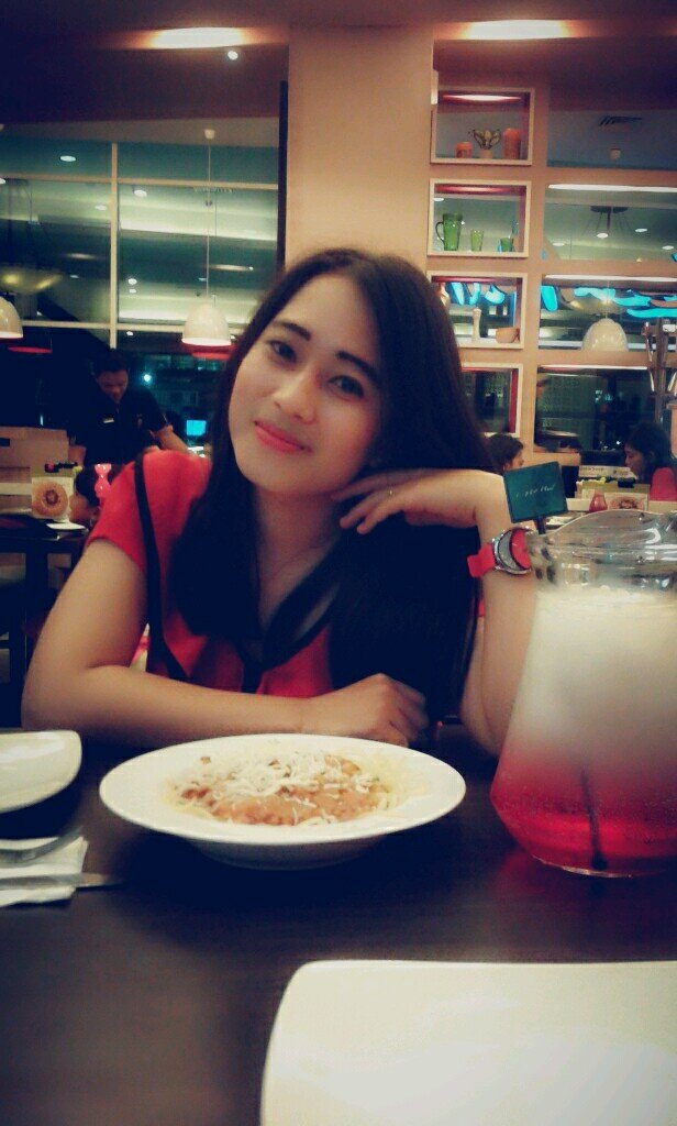 riamadani89's profile picture. 