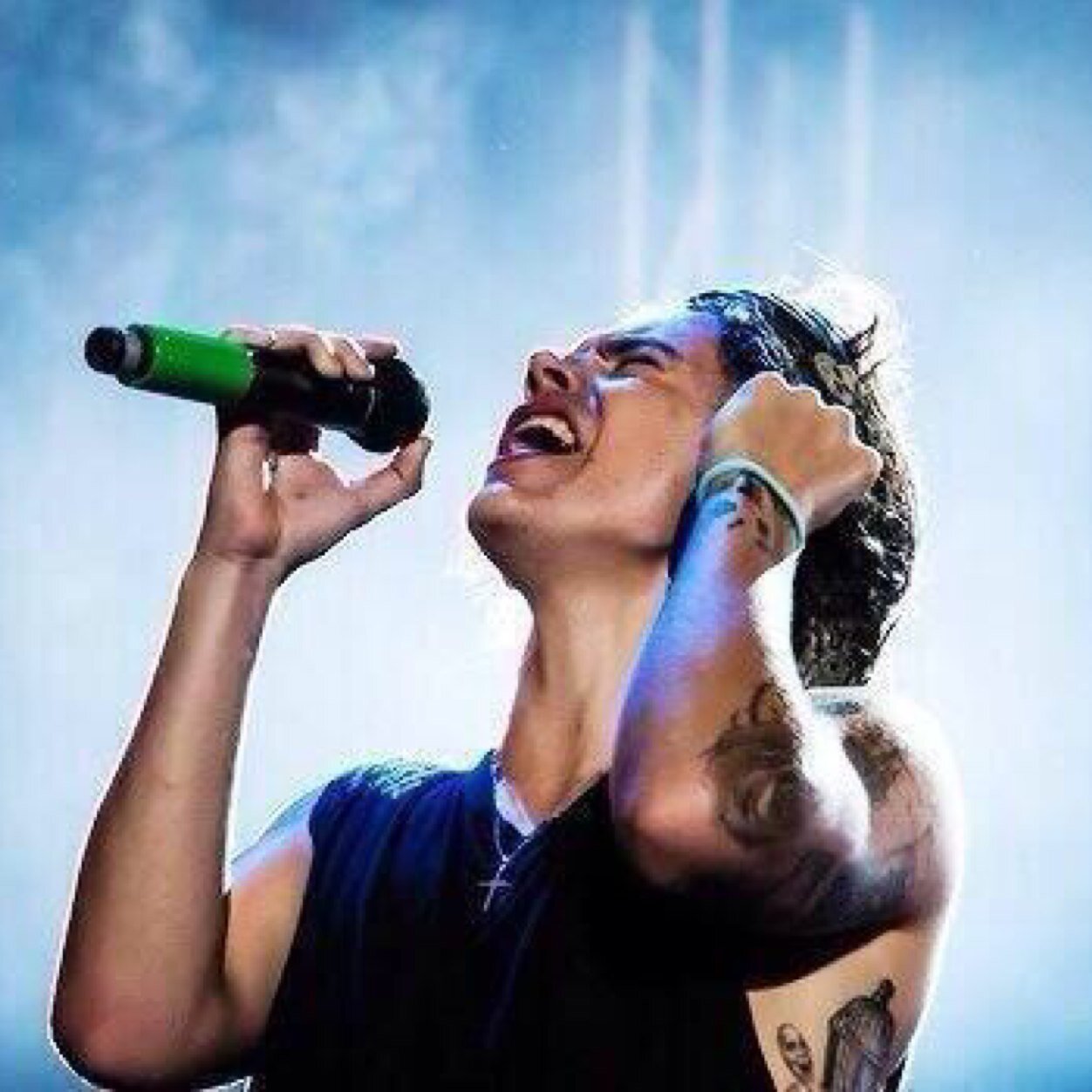 FOLLOW @niallftleila

ill also rt whatever u want me to if u just dm me or something on this acc