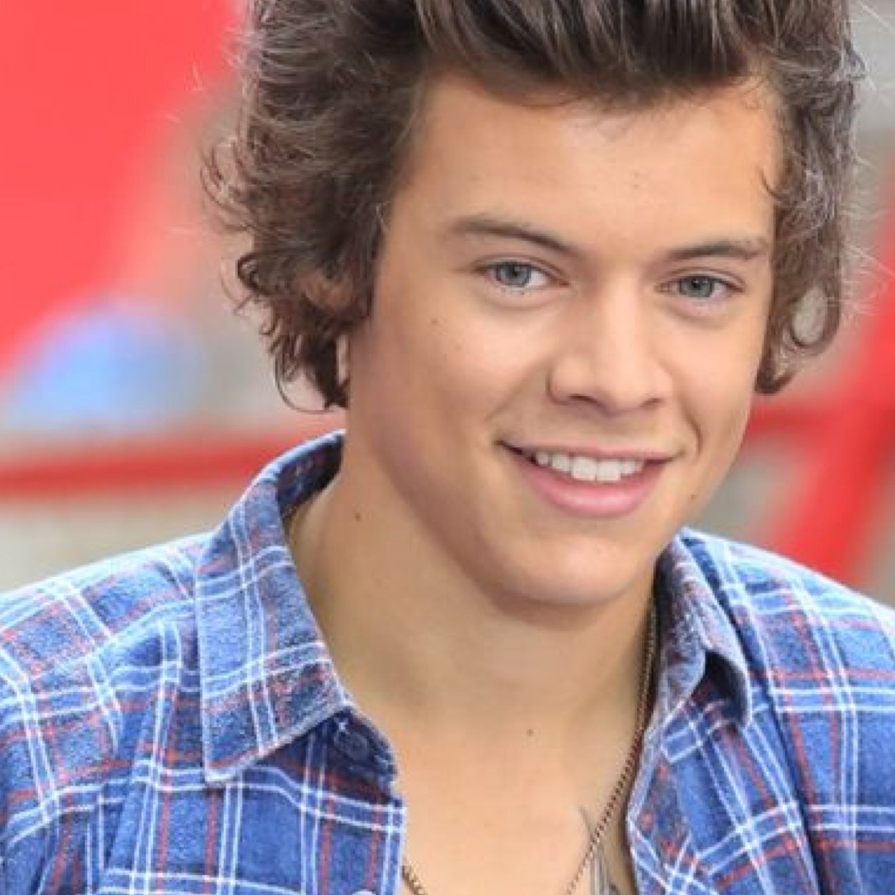 hey beautiful !:) YAY you got a free follow !(: FOLLOW ACC I TWEET I LOVE YOUUU