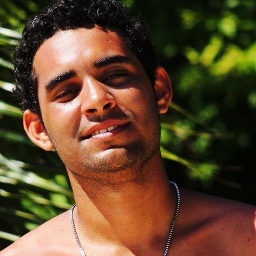 Cristão - Estudante de engenharia civil - artista - TimBeta segue ai =]