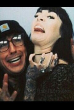 Pizza Loving, Flirtatious, Cuddly Guy, also Lead Singer of Bring Me The Horizon. @AmeliaSykc saved my bastard soul.