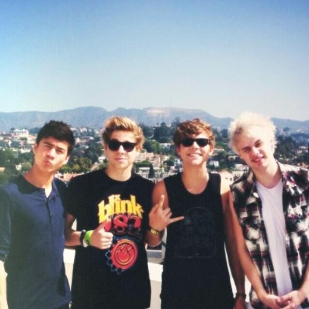 part of the 5sosfam since jan 2013 :) also known as @pugshugsniall i follow back bc ily