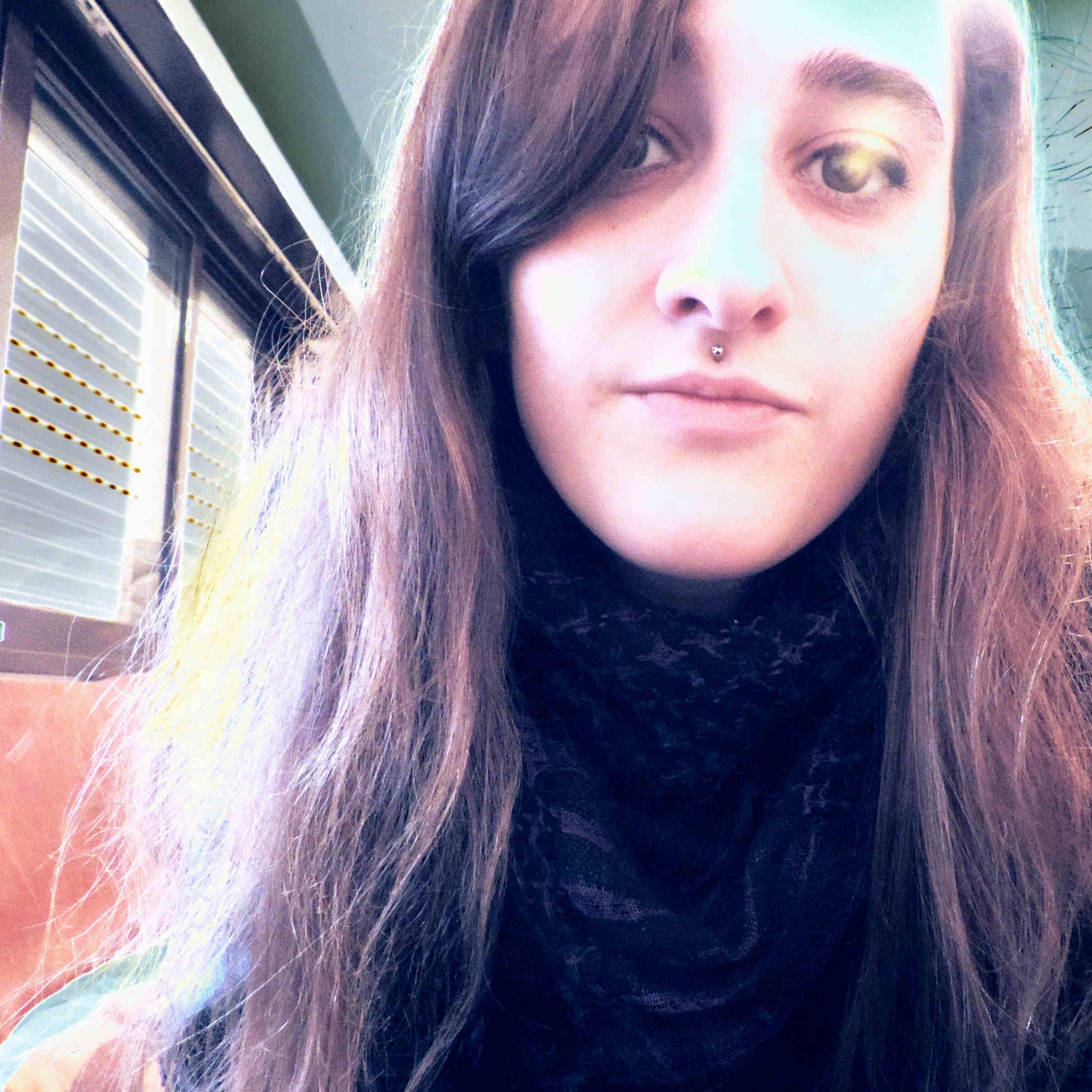 tbarbol's profile picture. Soy la ternura que cuida el templo y, a su vez, la ternura que lo marchita.