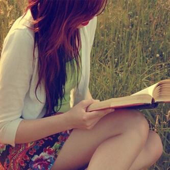 someone who loves to read & be given suggestions on the next book :) #wilde #pynchon #wolfe #robbins