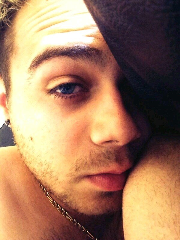 Jess, 21, weird °°° 4/4 °°° Julian's Hairy Chest ;-)