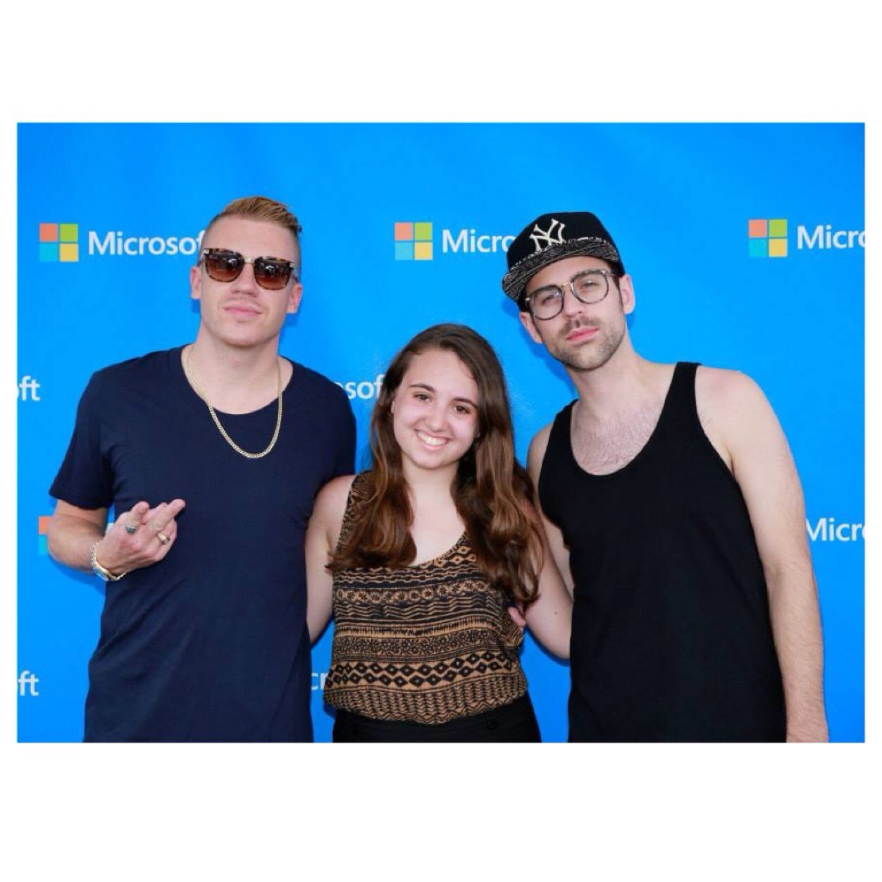 Strictly in love with Cody Simpson, One Direction, & musicians HAVE MET 5SOS, MACKLEMORE & RYAN LEWIS, LITTLE MIX, MOST YOUTUBERS, & CODY SIMPSON ❤ CODY FOLLOWS