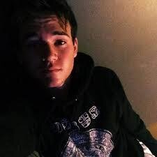 | i like alex constancio & food | 
2nd twitter account- @AmeezysFace ✌️