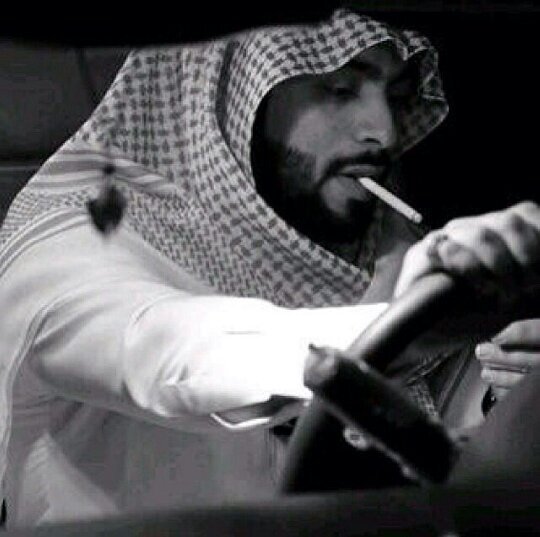 ‏مصيبة عزيز النفس دايم من الكتمان
يكن الوجع مايبغي الناس تشعر به  ‏‏‏‏‏.. ليس كل م اغرد به يمثلني البعض يمثلني والبعض الأخر مجرد أحرف راقت لي.  الخاص مهمل