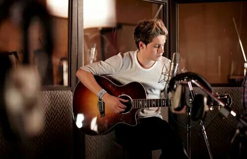 come follow me and be a directioner!!