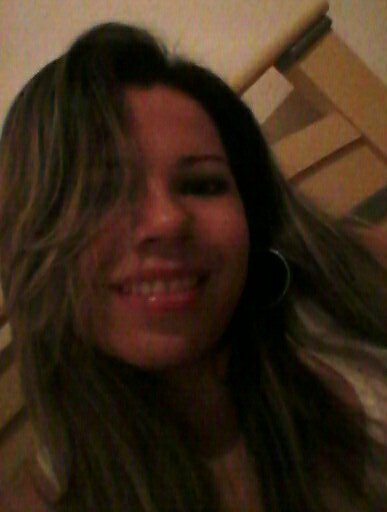 Cristã,amo a Deus,e minha familia sonhadora,amiga,inteligente,chata,mimada,fresca aaá mais tbm sou carinhosa,meiga, e cada um conhece a D@ni que merece :)